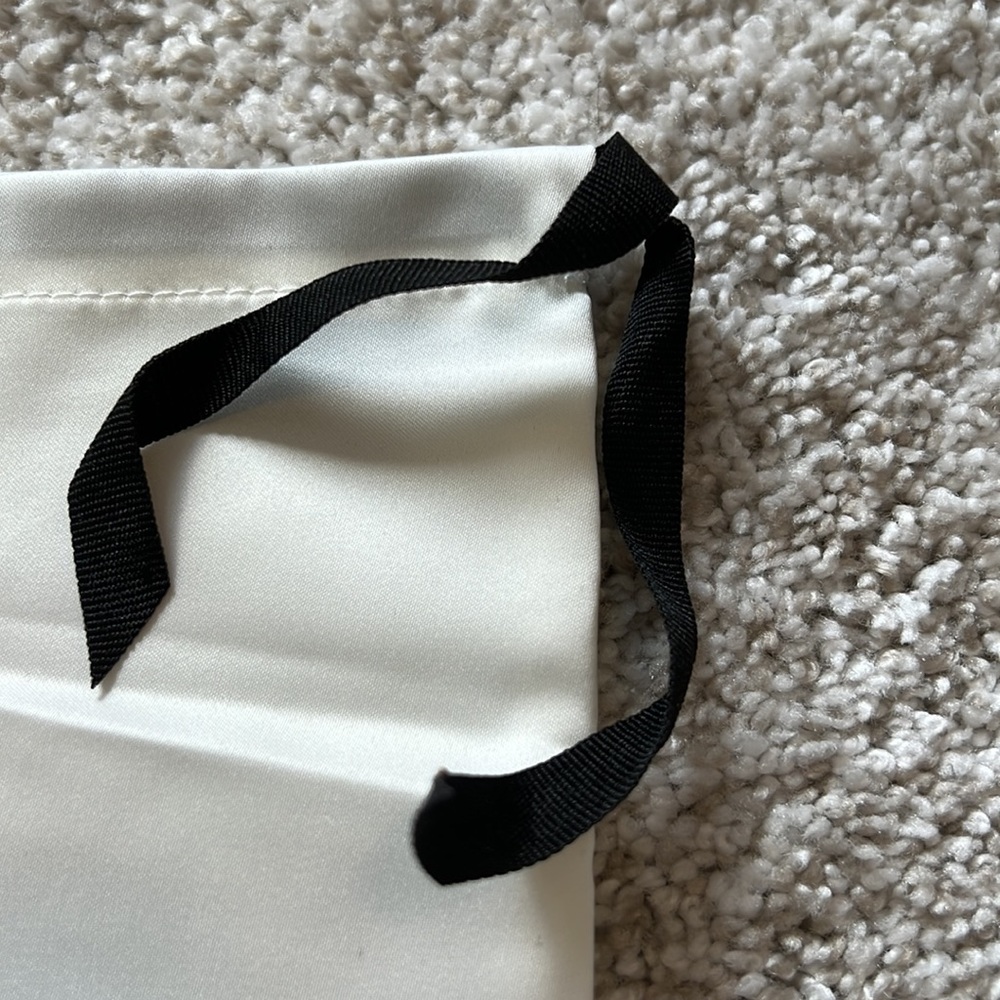 Gucci Satin Shoe Dust Bag 16” x 6.5” - Picture 3 of 3